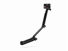 Charger l'image dans la galerie, Caméra GoPro noire sur une perche noire étendue. Fond blanc.
