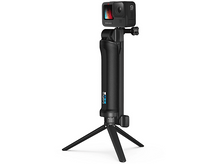 Charger l'image dans la galerie, Caméra GoPro sur un trépied. Caméra et poignée noires, trépied noir. Fond blanc.
