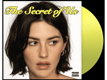 Charger l&#39;image dans la galerie, Deux écouteurs Nothing Ear (1) blancs et transparents, un point rouge.
