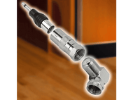 Une vue éclatée de divers connecteurs de câble. Métallique argenté et noir en couleur. Fond marron et orange.