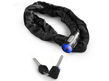 Charger l&#39;image dans la galerie, Antivol de chaîne de vélo noir avec clés. L&#39;antivol a une lumière bleue.
