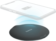 Chargeur sans fil avec téléphone, animation de charge. Chargeur noir, contour bleu.