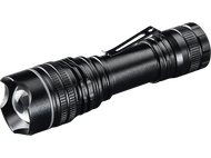 Une lampe de poche noire. Elle a une lentille à l'avant et un clip de poche sur le côté.