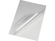 Feuille transparente A4 avec un coin recourbé, fond blanc. La feuille est légèrement réfléchissante.