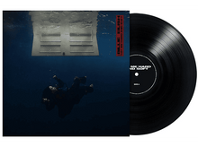 Charger l&#39;image dans la galerie, Pochette de vinyle, album de Billie Eilish, avec personne immergée et porte. Disque noir à droite.
