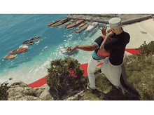 Charger l'image dans la galerie, Deux hommes se battent près de l'eau. L'un attrape l'autre. Des bateaux sont en arrière-plan.
