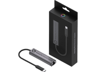 Adaptateur Ethernet Homey Pro, avec une boîte et un câble USB-C, sur une surface noire, vue isométrique.