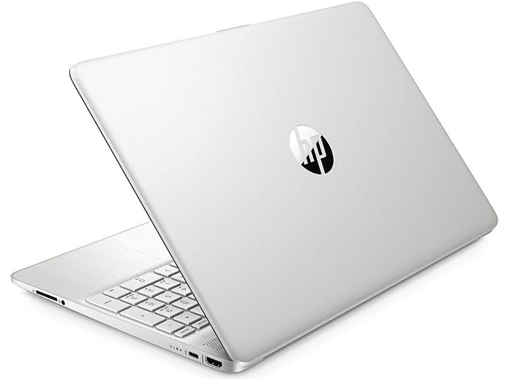 Un ordinateur portable HP argenté est ouvert, montrant le clavier et l'arrière avec le logo HP. Le fond est blanc.