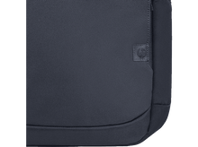 Charger l'image dans la galerie, Gros plan d'un sac pour ordinateur portable bleu marine avec un écusson logo HP.
