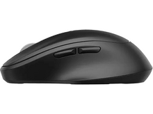 Charger l'image dans la galerie, Souris sans fil noire. Vue latérale montrant les boutons et le design incurvé.
