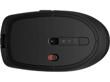 Charger l'image dans la galerie, Vue de dessous d'une souris gaming noire, avec interrupteur et bouton de réglage DPI.
