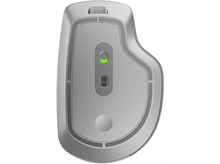 Charger l'image dans la galerie, Souris, design ergonomique, couleur argent et gris, avec une lumière verte.
