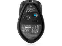 Charger l'image dans la galerie, Dessous d'une souris HP noire avec informations sur le produit et un bouton de connexion bleu.
