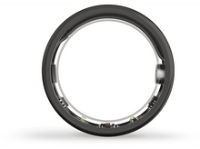 Charger l&#39;image dans la galerie, Bague intelligente noire, un appareil circulaire avec des composants internes visibles.
