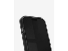 Charger l'image dans la galerie, Smartphone noir dans une coque transparente, vue de coin.
