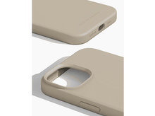 Charger l&#39;image dans la galerie, IDEAL OF SWEDEN Cover Silicon iPhone 14 / 13 Beige (DS SC128-IP14)
