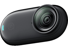Charger l&#39;image dans la galerie, Caméra noire Insta360 Go 3S, avec objectif et boutons sur fond blanc.
