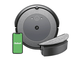 Aspirateur robot avec un téléphone et une station de recharge sur fond noir, vue en angle.