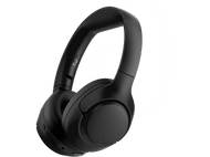 Casque antibruit noir isolé sur fond noir, vue en angle, avec un reflet blanc.