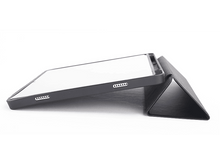 Charger l&#39;image dans la galerie, Étui de tablette gris ouvert, avec une tablette à l&#39;intérieur. L&#39;étui est sur fond blanc.
