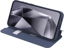 Charger l&#39;image dans la galerie, Étui de téléphone bleu avec un téléphone à l&#39;intérieur. L&#39;étui est ouvert, montrant l&#39;écran du téléphone.
