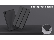 Charger l&#39;image dans la galerie, Étui de tablette noir avec deux parties. Une ouverte, une fermée. Fond gris avec texte &quot;Shockproof design&quot;.
