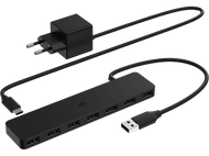 Hub USB et chargeur noirs. Le hub a plusieurs ports USB. Les deux ont des câbles noirs.