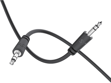 Un câble audio noir avec deux prises jack 3,5 mm, connecteurs à chaque extrémité. Le câble est enroulé.