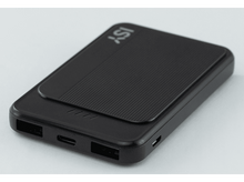 Charger l'image dans la galerie, Batterie externe noire avec deux ports USB et un port USB-C.
