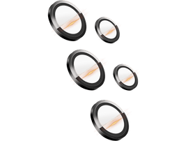 Cinq petits objets ronds argentés avec des détails orange sur fond noir.