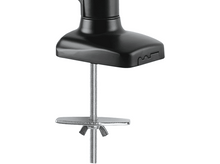 Charger l&#39;image dans la galerie, Base noire d&#39;un bras de moniteur avec vis et écrou à ailettes pour montage sur bureau.
