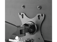 Charger l&#39;image dans la galerie, L&#39;arrière d&#39;un moniteur avec un support de montage noir et des vis.
