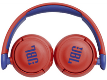 Charger l&#39;image dans la galerie, Casque JBL rouge et bleu, plié, sur fond blanc, vue de dessus.
