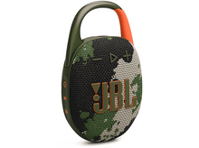 Charger l&#39;image dans la galerie, Enceinte JBL verte et camouflage avec des touches d&#39;orange et une poignée.
