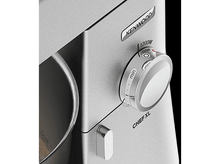 Charger l&#39;image dans la galerie, Gros plan sur un robot culinaire Kenwood Chef XL, montrant le cadran de vitesse et le logo Kenwood.
