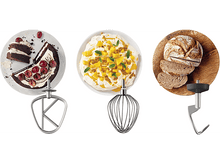 Charger l&#39;image dans la galerie, Trois plats avec de la nourriture et des accessoires de mixeur sur une surface blanche.
