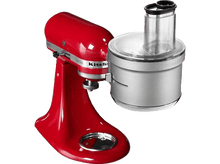 Charger l&#39;image dans la galerie, Mixeur KitchenAid rouge avec un accessoire de robot culinaire. Fond blanc.
