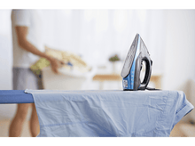 Charger l&#39;image dans la galerie, KOENIC Fer à repasser vapeur (KSI 4310) Fer à repasser Bleu
