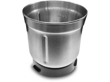 Charger l&#39;image dans la galerie, Un gobelet de mixeur en acier inoxydable sur une base noire. La tasse a une ligne de remplissage maximale marquée.
