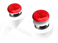 Charger l&#39;image dans la galerie, Deux dessus de joystick blancs avec des dessus rouges en spirale, sur fond blanc.

