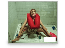 Charger l&#39;image dans la galerie, Une personne sous la douche portant un gilet de sauvetage rouge et une robe, avec une pochette de disque.
