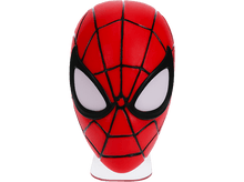 Charger l&#39;image dans la galerie, Un masque rouge de Spider-Man avec des lignes de toile noires et des lentilles blanches. Le masque est sur un socle.
