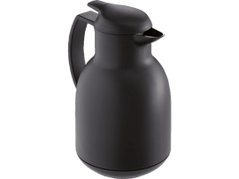 Une carafe isotherme noire, isolée sur fond blanc, avec une poignée et un bec verseur.