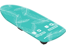 Charger l'image dans la galerie, Table à repasser bleu turquoise avec motif de feuilles blanches. Base noire. Fond blanc.
