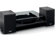 Charger l&#39;image dans la galerie, Platine Lenco noire avec deux enceintes noires. La platine a un couvercle en verre.
