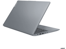 Charger l&#39;image dans la galerie, Une caméra d&#39;action GoPro noire affichant une vidéo.
