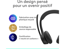 Charger l&#39;image dans la galerie, Casque noir avec texte sur le recyclage et la neutralité carbone. Fond blanc avec icônes.
