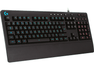 Un clavier Logitech noir avec des touches éclairées en bleu et rouge.