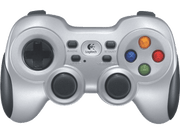 Manette de jeu Logitech argentée avec boutons et croix directionnelle.