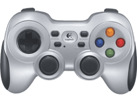 Manette de jeu Logitech argentée avec boutons et croix directionnelle.